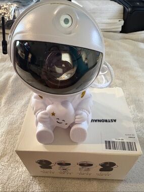 Astronaut Night Light with Star Plush - White & Silver